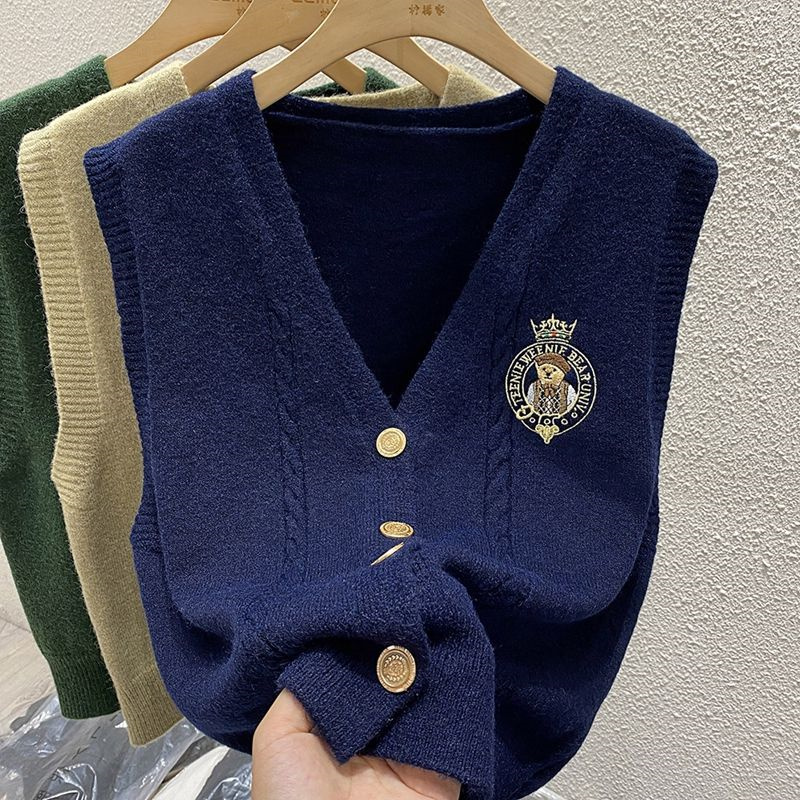 New Embroidered Bear Knitted L - Sewing Vest recension och pris